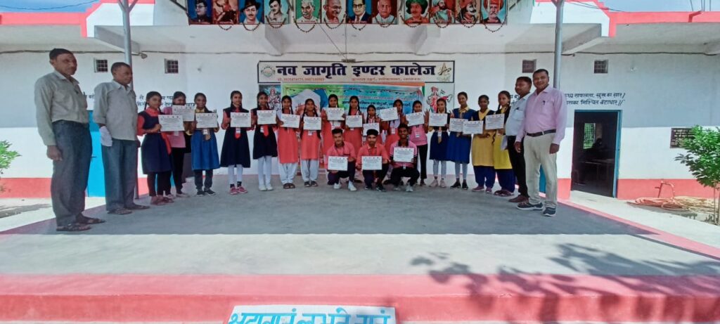 LUCKNOW : नव जागृति इंटर कॉलेज के छात्रों को किया गया सम्मानित…ट्रस्ट के अध्यक्ष ने छात्रों को पढ़ाया रोज़गार का पाठ