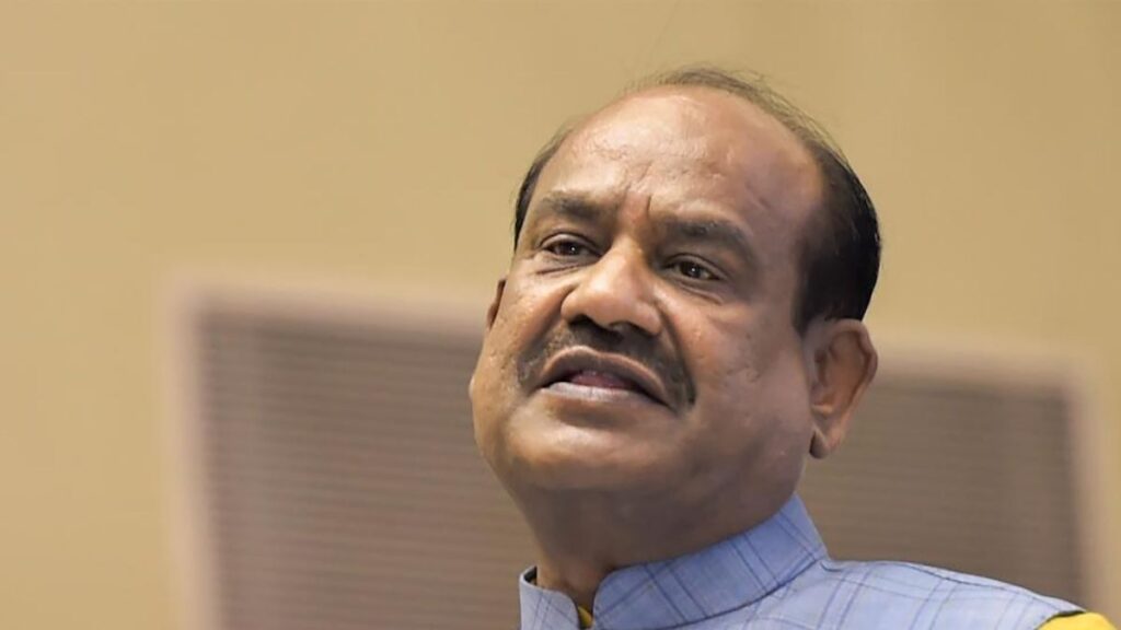 LOKSABHA : विपक्ष का ओम बिरला को अविश्वास प्रस्ताव का नोटिस… प्रियंका का पलटवार, आज क्या हुआ सदन में?